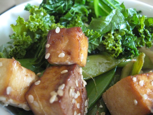 Can you see how the choice was difficult? Tofu with kale and pea pods here...